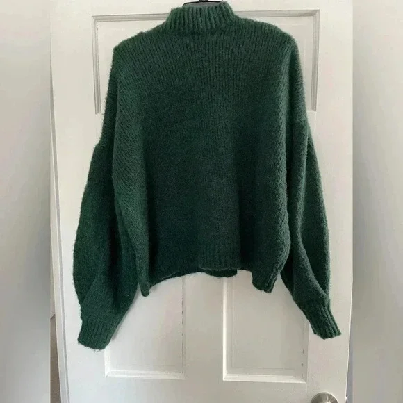 Veto Moda Ratana Button Shoulder Sweater - Picture 2 of 5